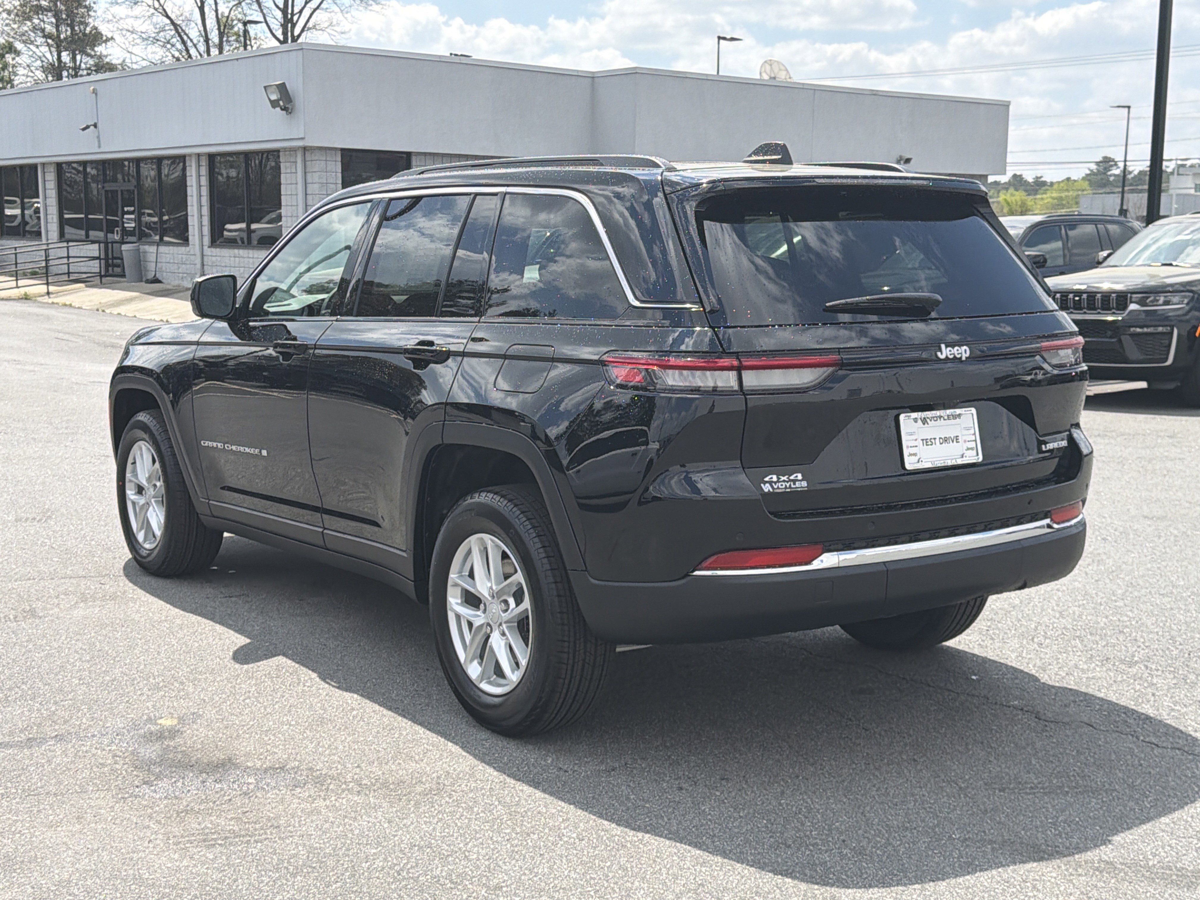 New 2026 Jeep Grand Cherokee Laredo w/ Trailer Tow Package image 6