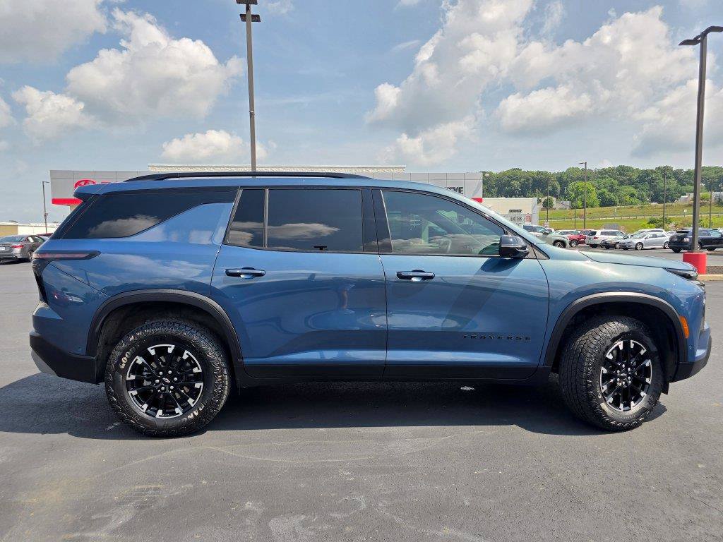 Used 2024 Chevrolet Traverse Z71 w/ Enhanced Driving Package AWD/4WD image 9
