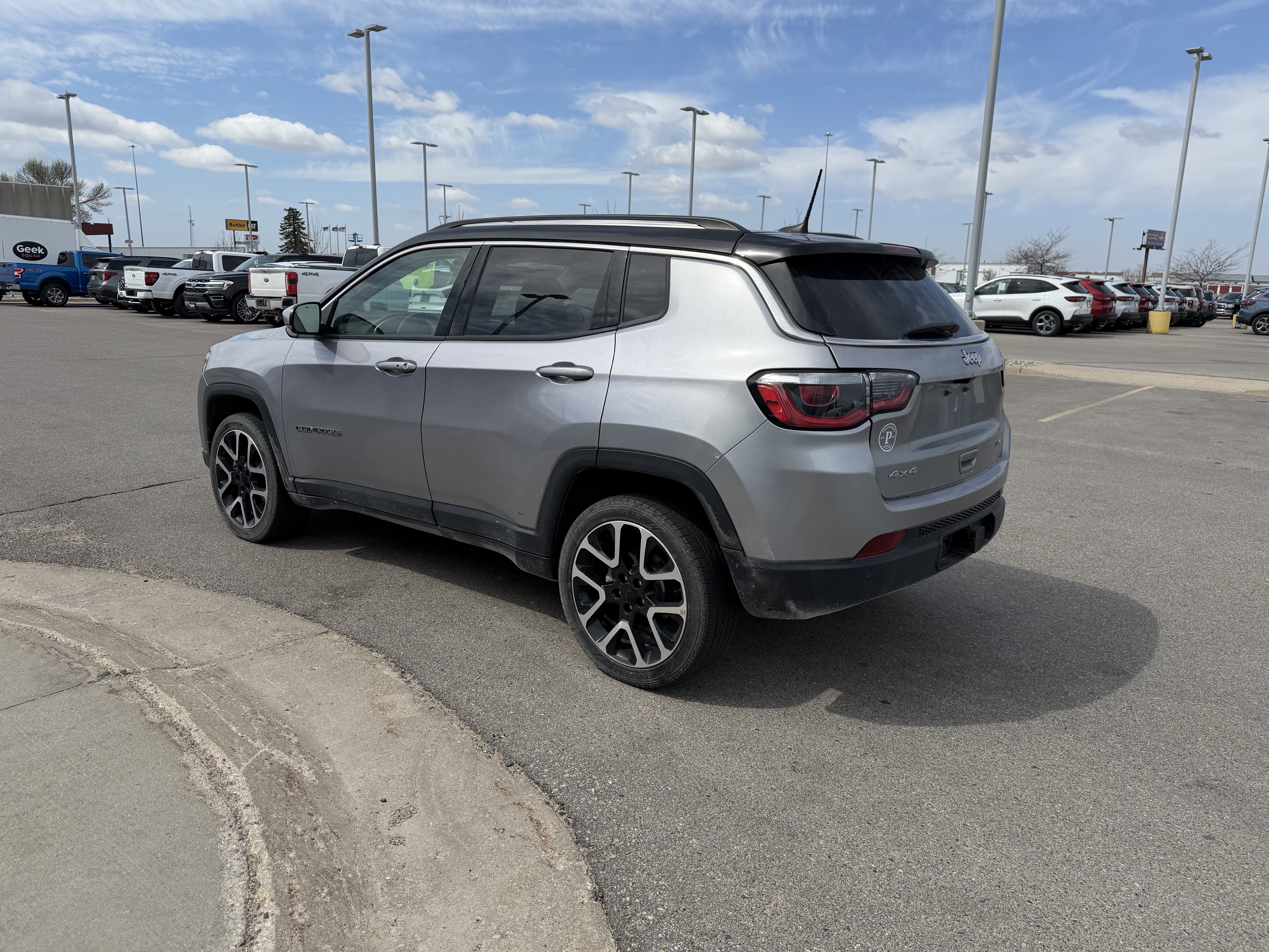 Used 2021 Jeep Compass Limited w/ Sun and Sound Group AWD/4WD image 3