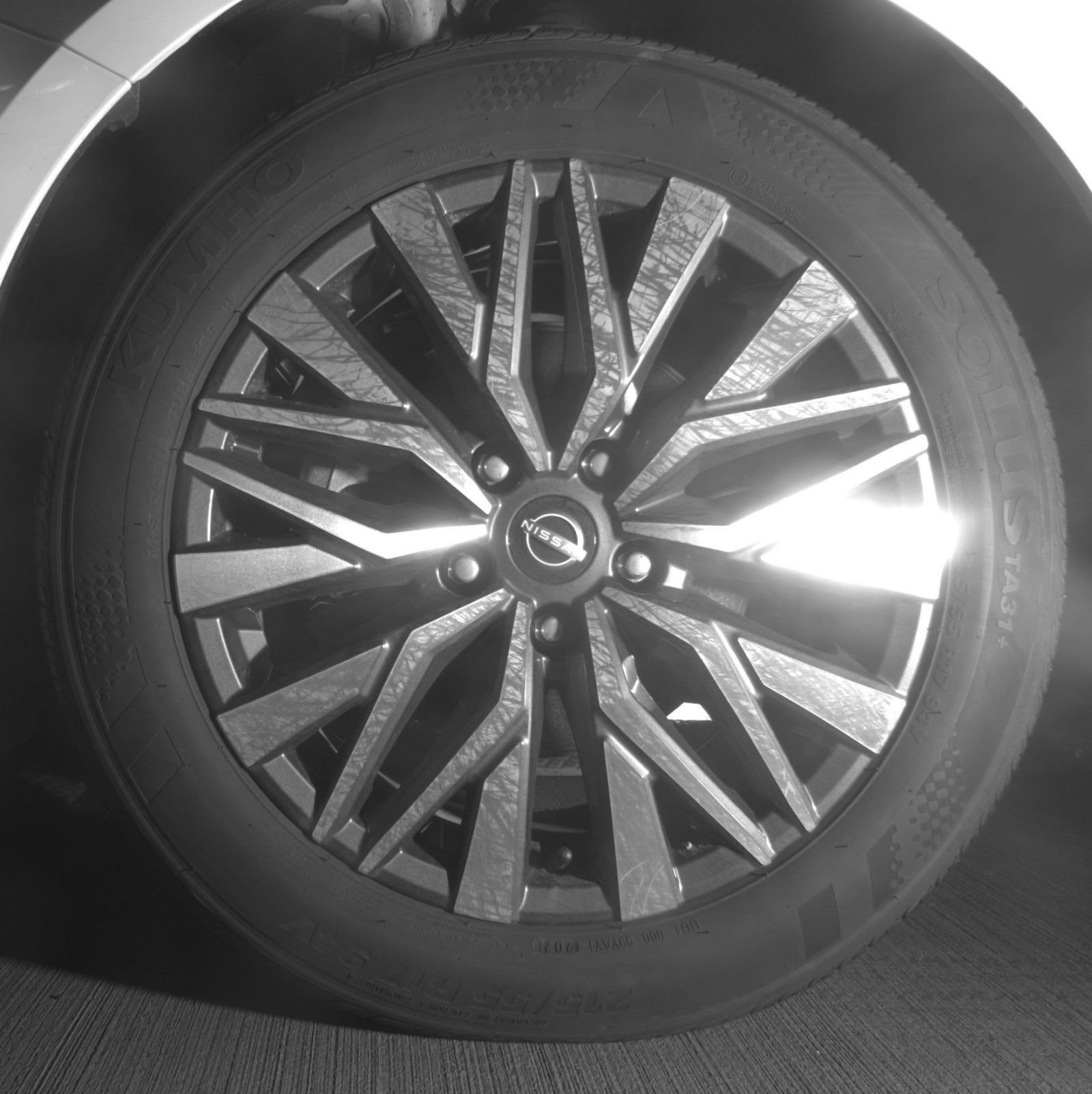 Used 2025 Nissan Altima 2.5 SV FWD image 13