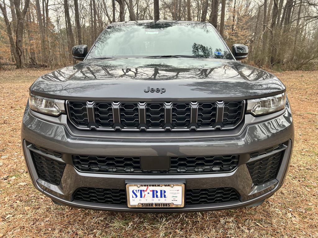 New 2026 Jeep Grand Cherokee Laredo image 8