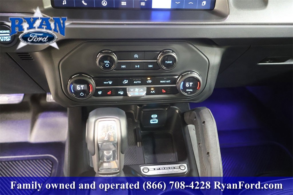 Used 2025 Ford Bronco Badlands image 25