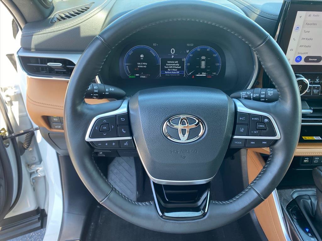 Used 2024 Toyota Highlander Platinum AWD/4WD image 10