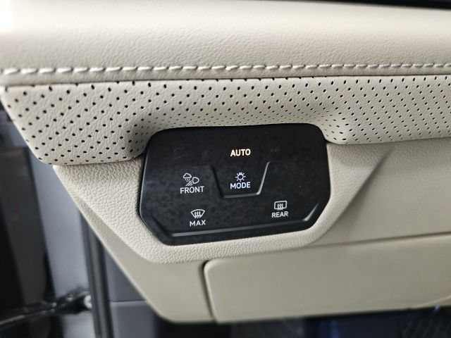Used 2026 Volkswagen Atlas SE AWD/4WD image 17