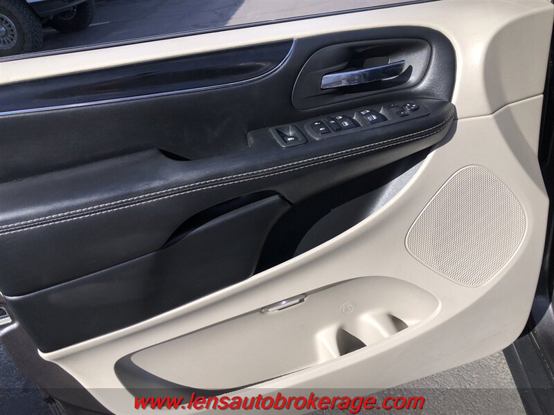 Used 2018 Dodge Grand Caravan SXT FWD image 9