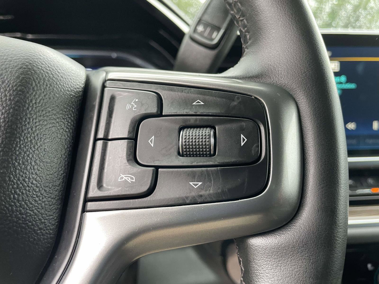 Used 2023 Chevrolet Silverado 1500 LT AWD/4WD image 8