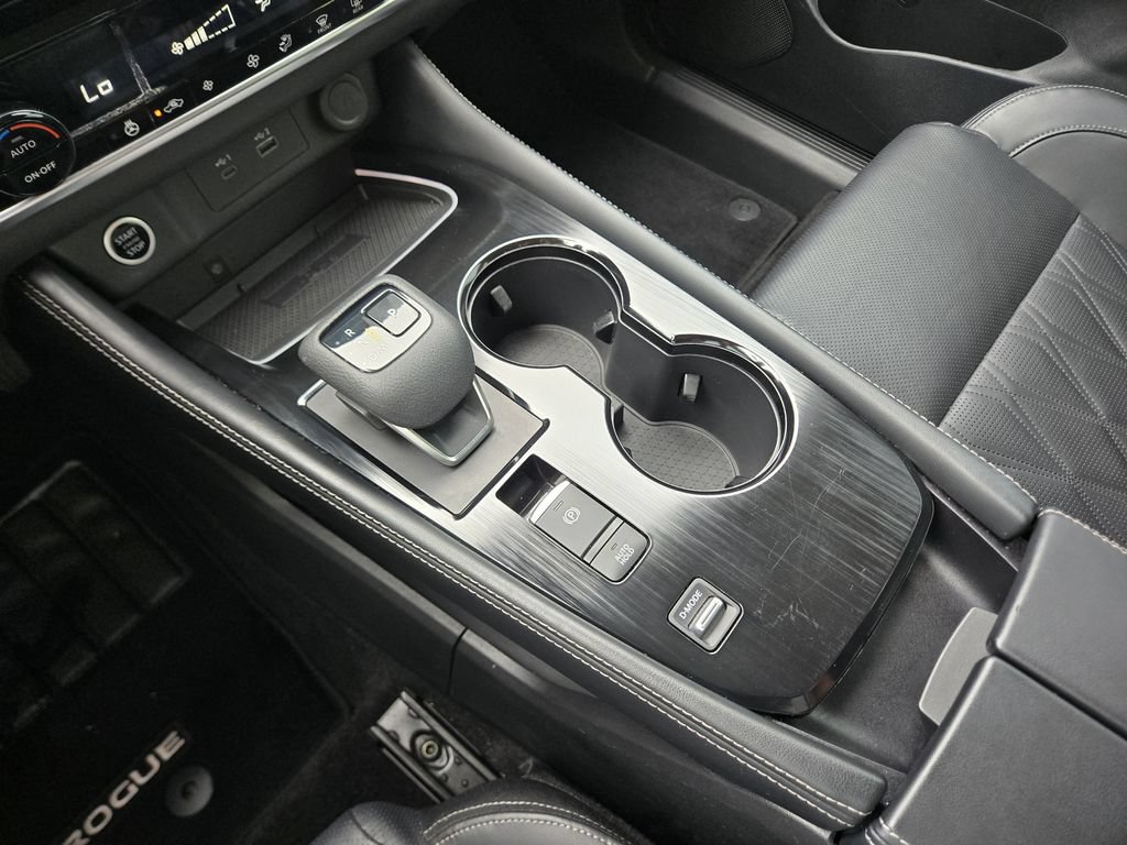 Used 2023 Nissan Rogue Platinum FWD image 28