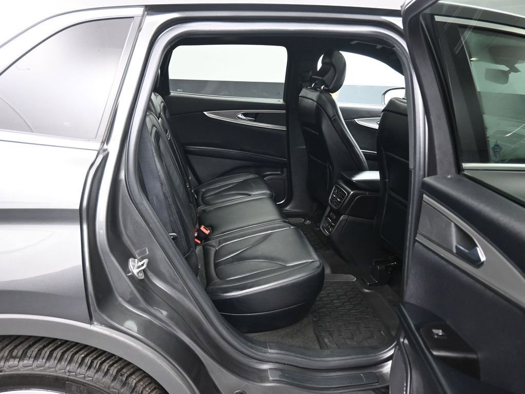 Used 2019 Lincoln Nautilus Select image 39