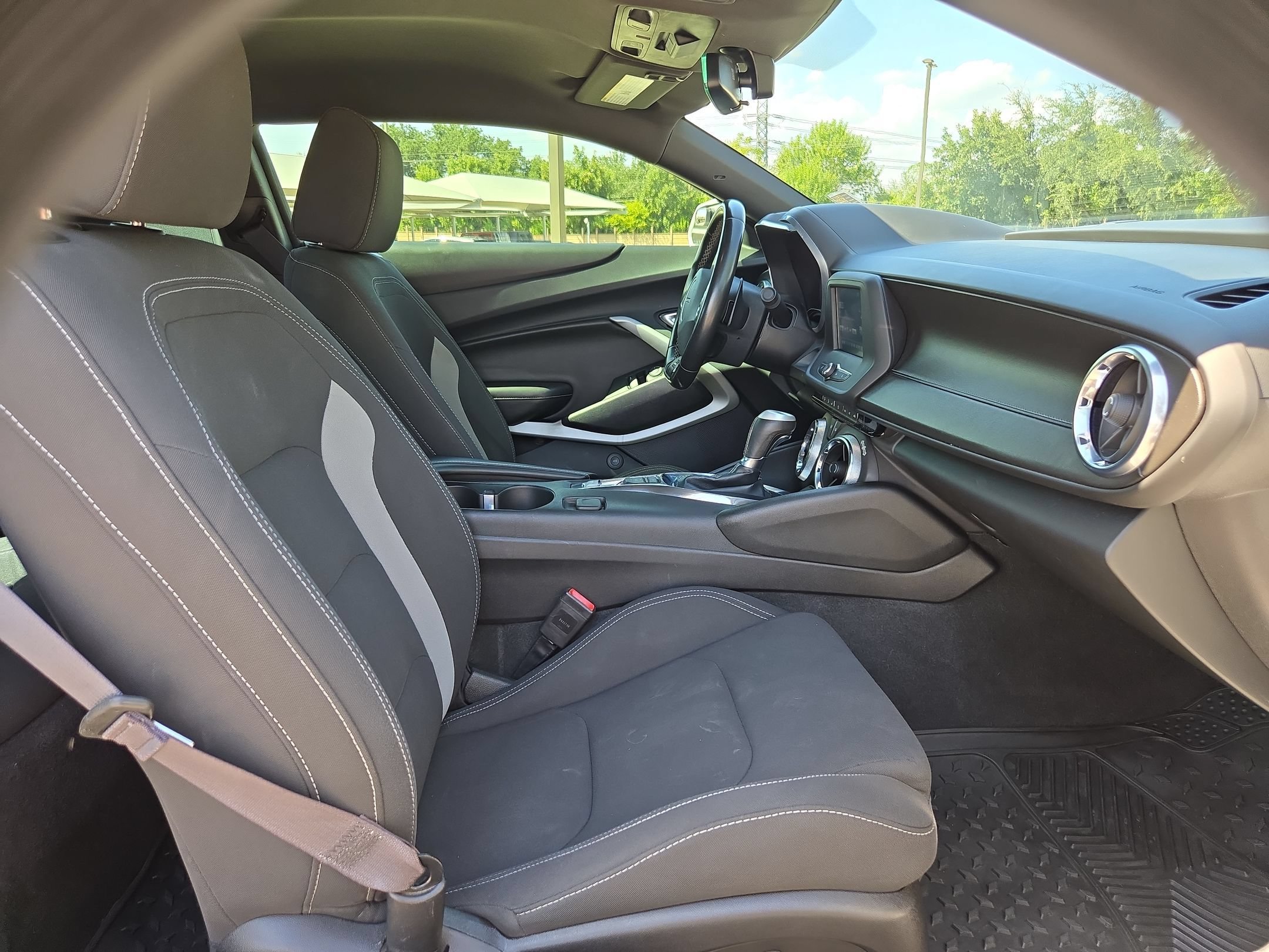 Used 2017 Chevrolet Camaro LT RWD image 25