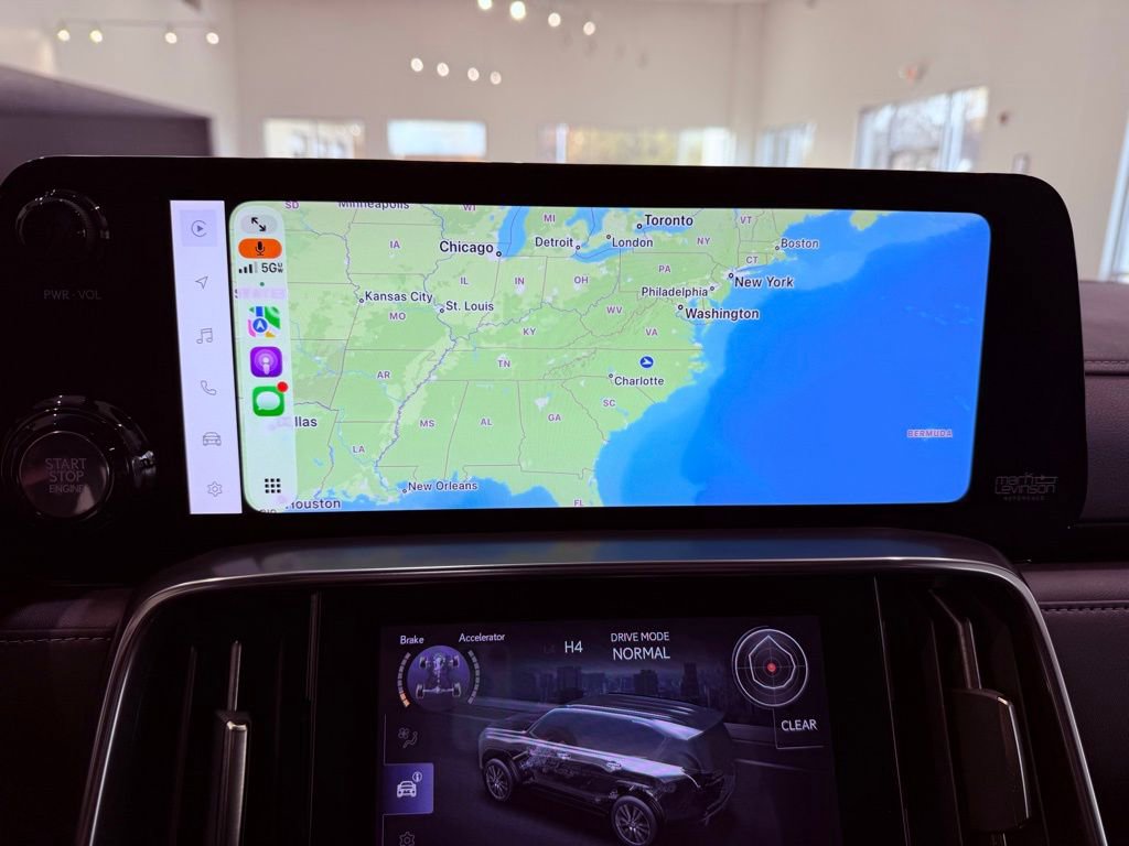 Used 2022 Lexus LX 600 4WD w/ Premium Package image 14