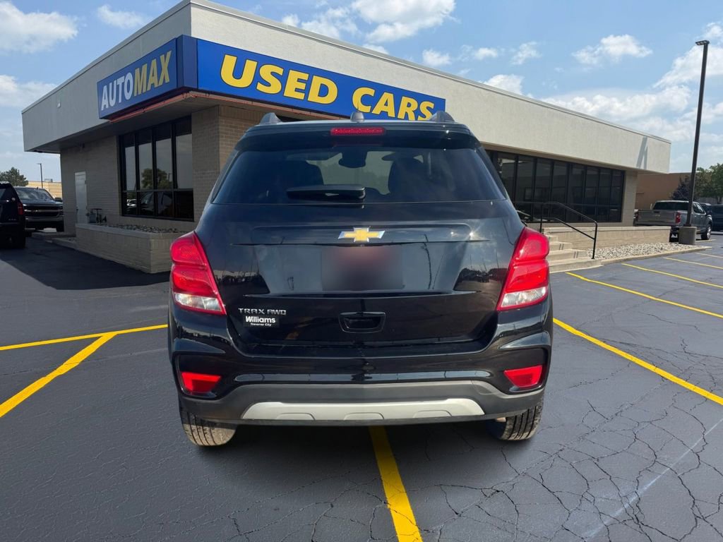 Used 2022 Chevrolet Trax LT w/ LT Convenience Package image 6