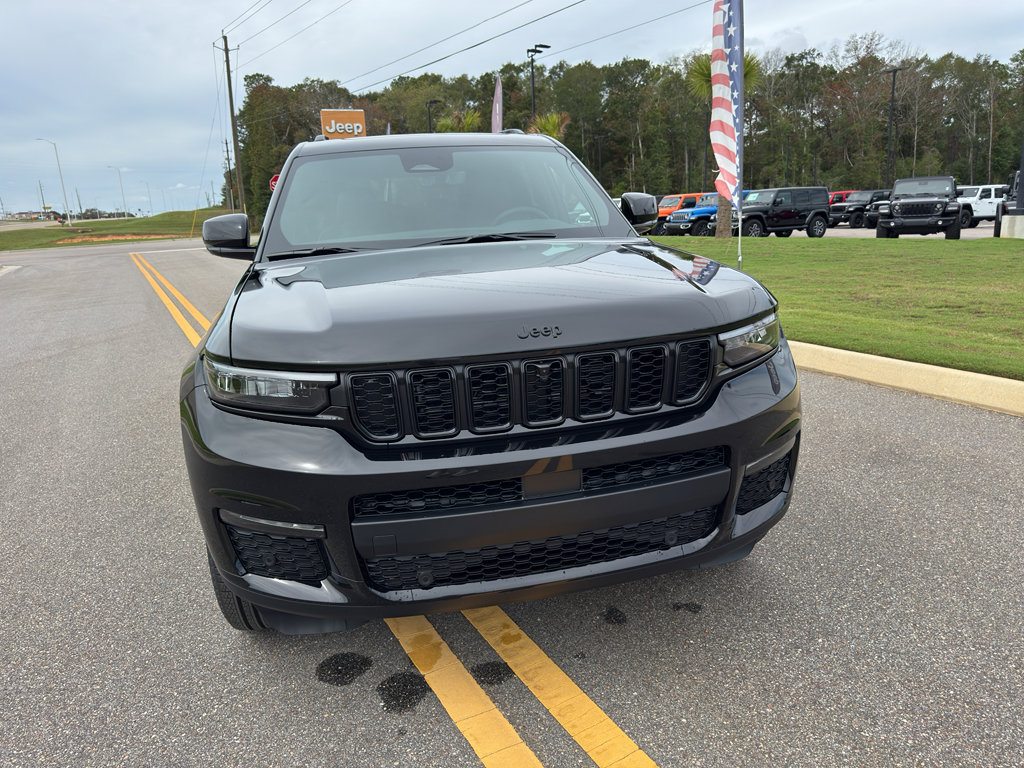 New 2025 Jeep Grand Cherokee L Limited w/ Luxury Tech Group II RWD image 3