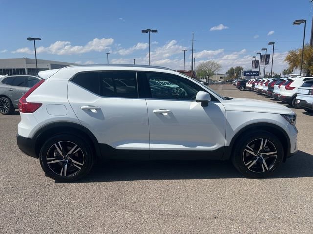 Used 2025 Volvo XC40 B5 Core w/ Climate Package image 2
