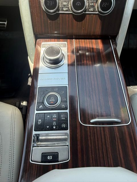 Used 2014 Land Rover Range Rover Supercharged image 28