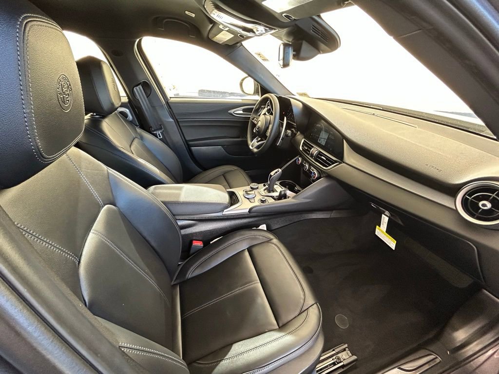 New 2025 Alfa Romeo Giulia image 12