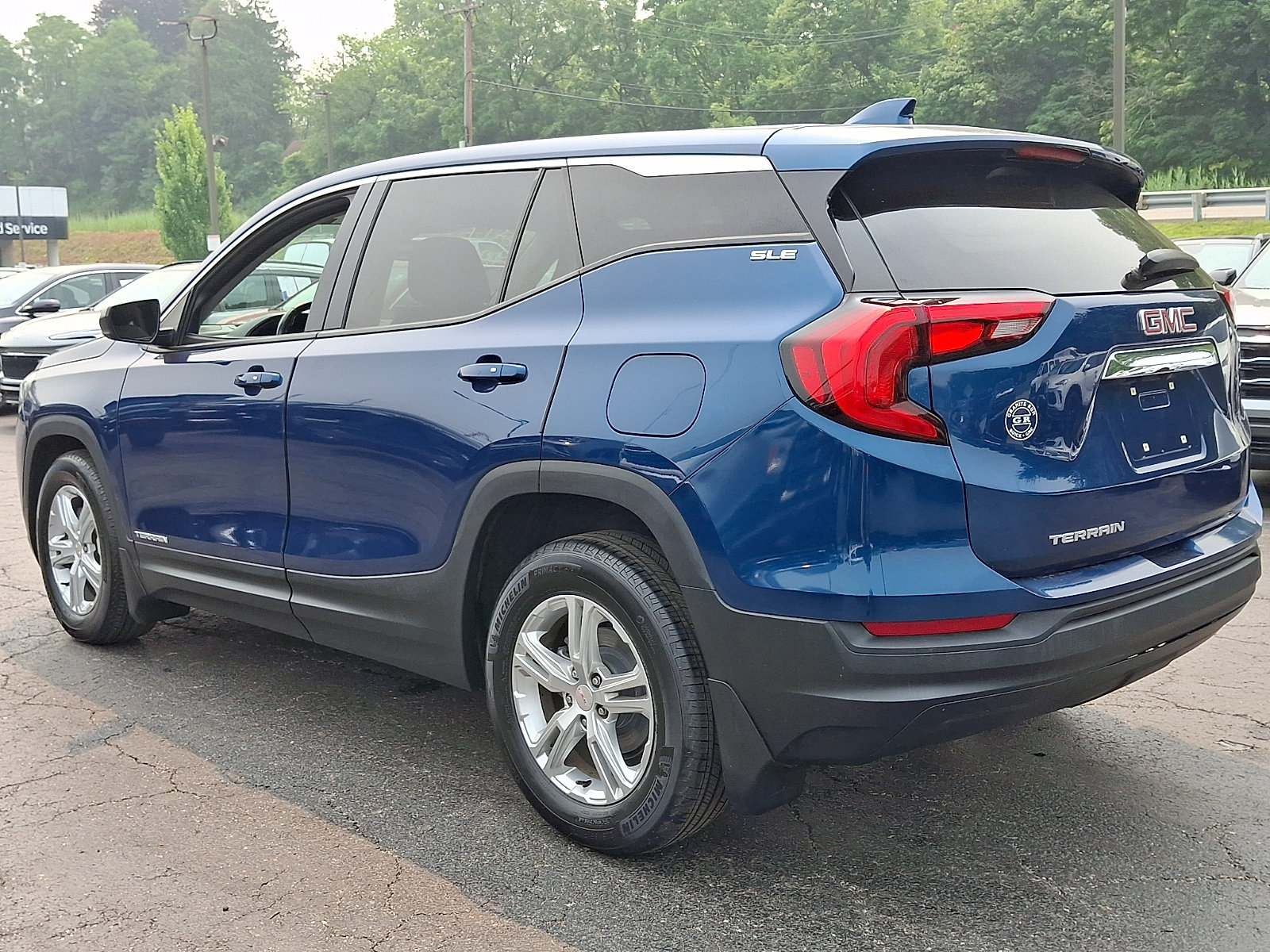 Used 2020 GMC Terrain SLE FWD image 4