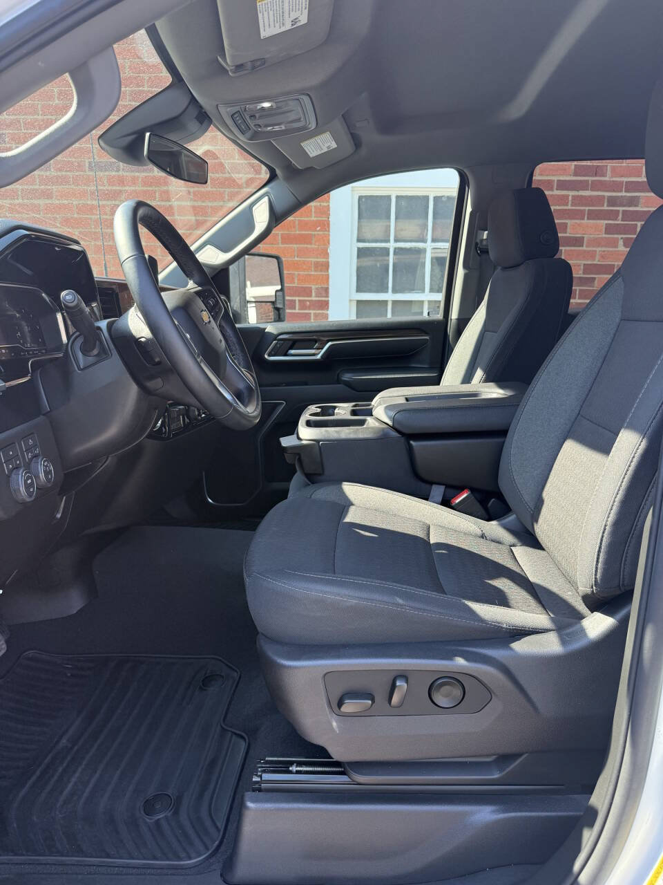 Used 2025 Chevrolet Silverado 2500 LT w/ Convenience Package AWD/4WD image 6