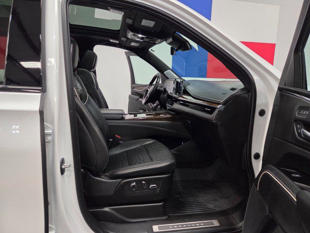 Used 2023 Cadillac Escalade ESV Sport Platinum w/ LPO, ONYX Package image 70