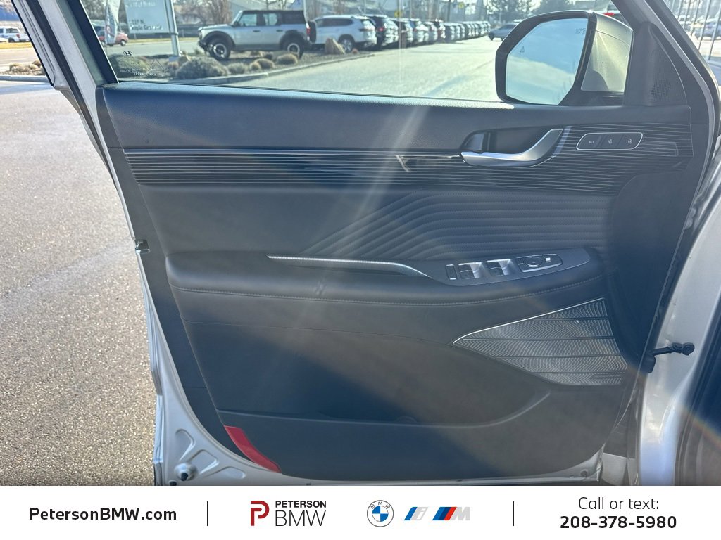 Used 2023 Hyundai Palisade Calligraphy image 15