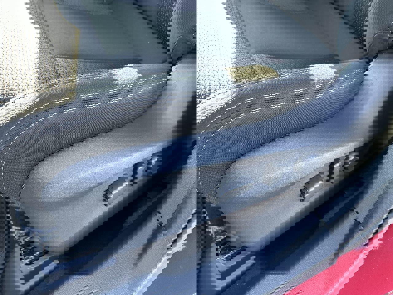 Used 2025 Subaru Outback Premium w/ Popular Package #1A image 23