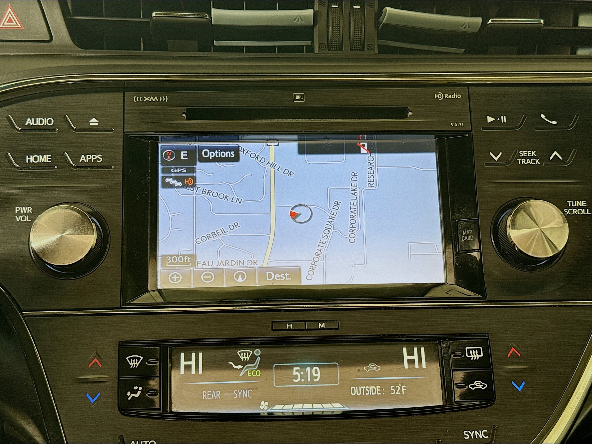 Used 2018 Toyota Avalon Limited image 16