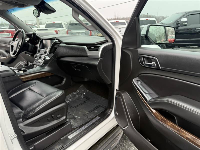 Used 2018 Chevrolet Tahoe LT w/ Luxury Package AWD/4WD image 12