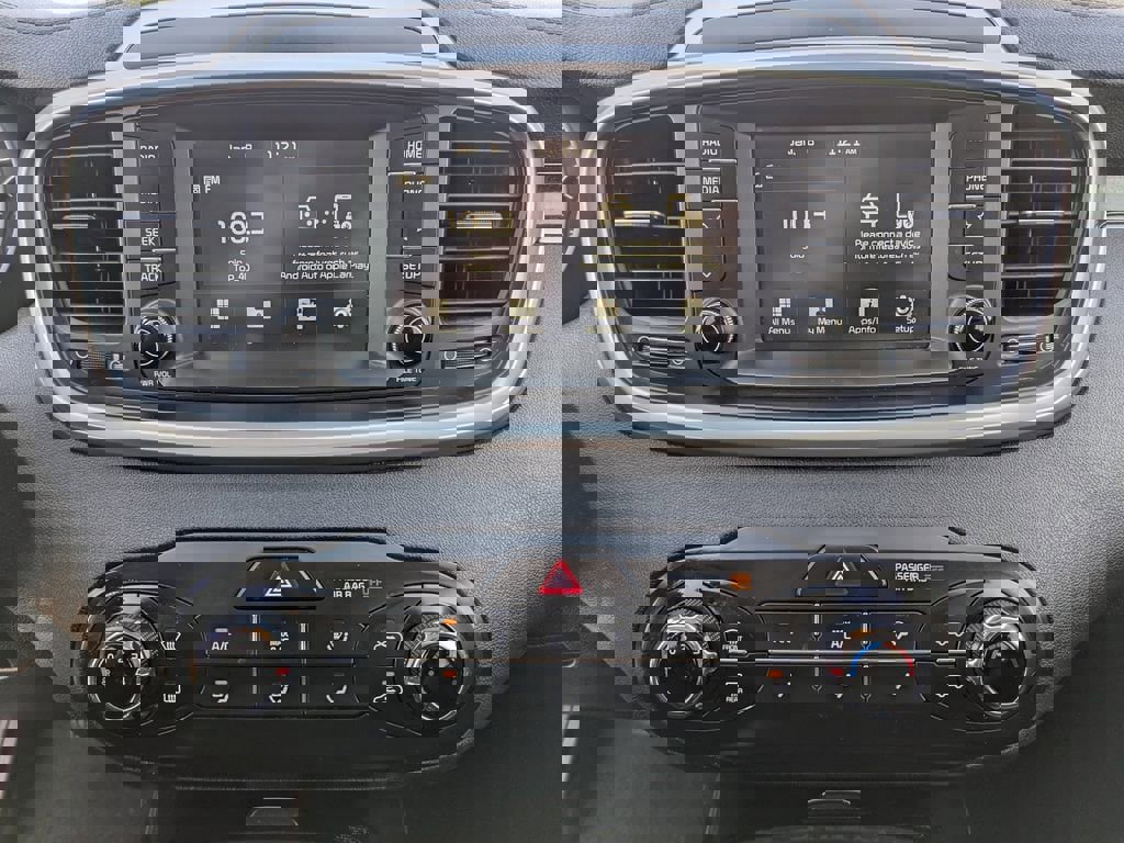 Used 2020 Kia Sorento LX image 18