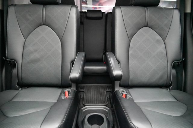 Used 2023 Toyota Highlander Platinum AWD/4WD image 18