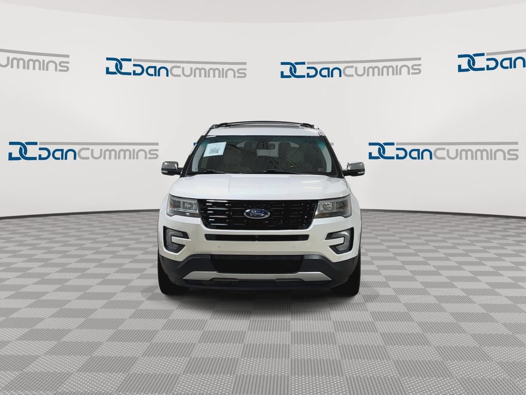 Used 2017 Ford Explorer Platinum AWD/4WD image 3