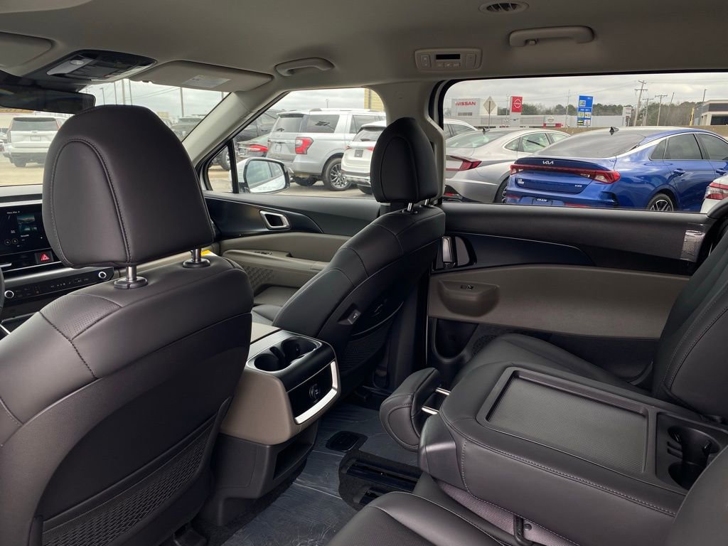 New 2026 Kia Carnival FWD image 25