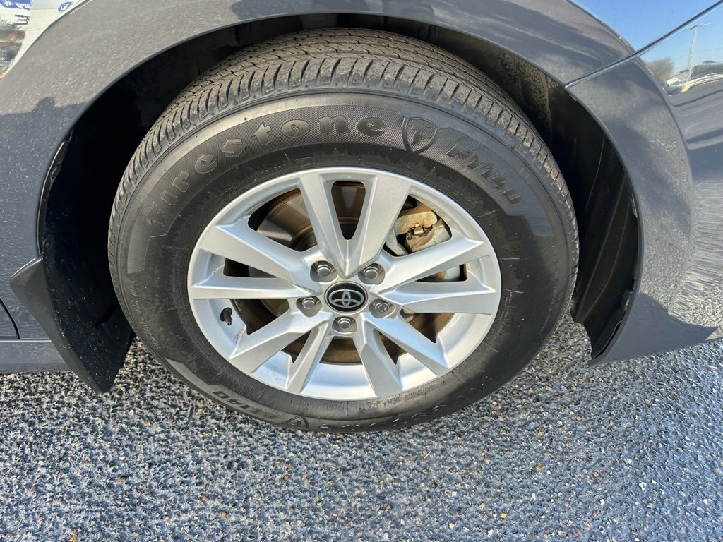 Used 2025 Toyota Camry LE w/ Convenience Package image 25