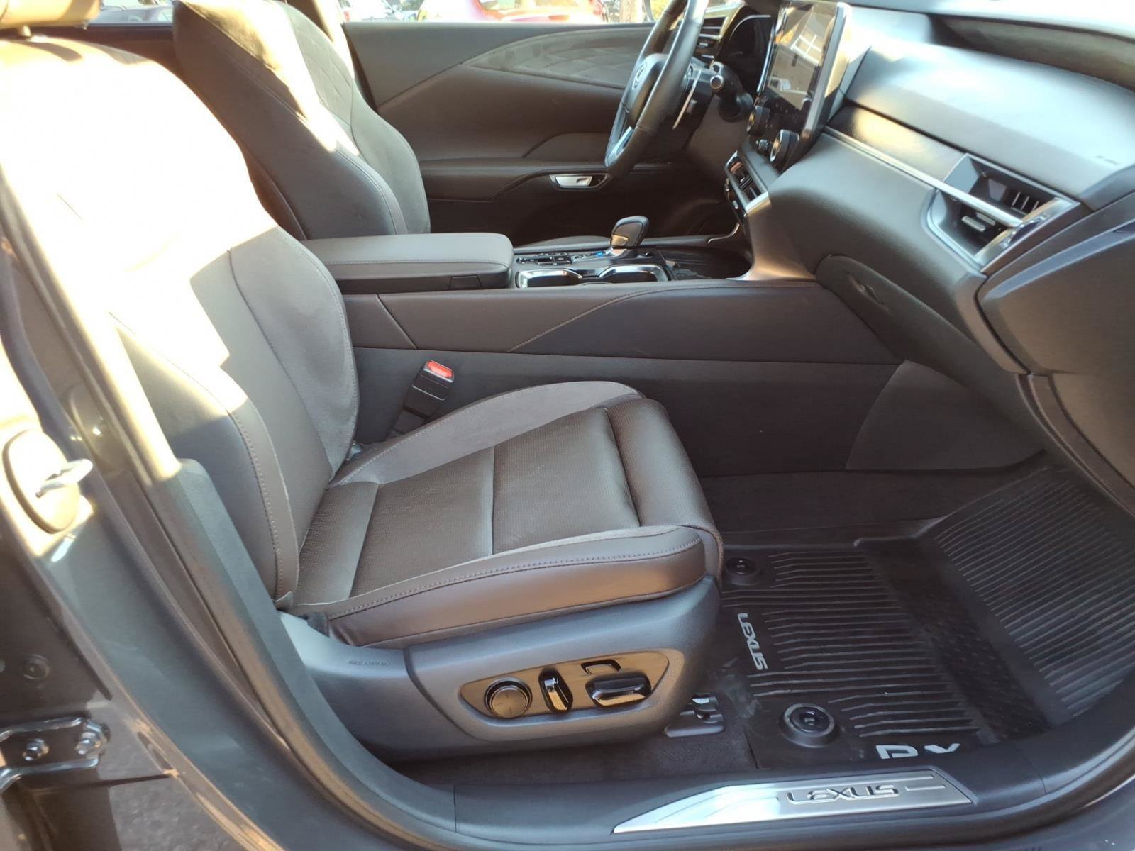 Used 2024 Lexus RX 350 w/ Convenience Package AWD/4WD image 24