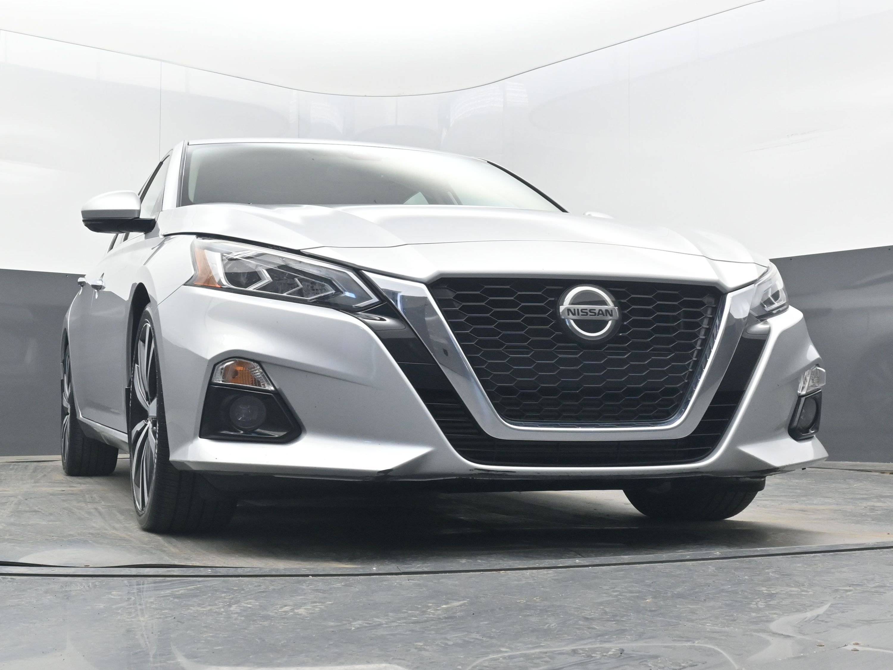 Used 2020 Nissan Altima 2.0 Platinum image 22