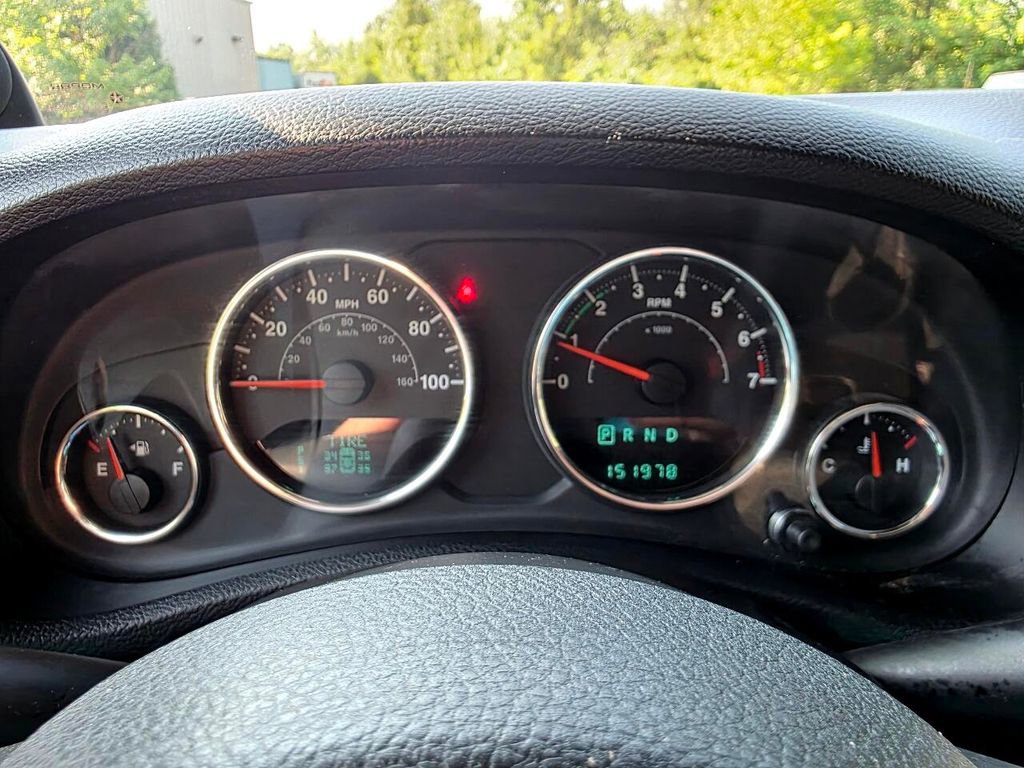 Used 2014 Jeep Wrangler Unlimited Sahara w/ Dual Top Group image 21