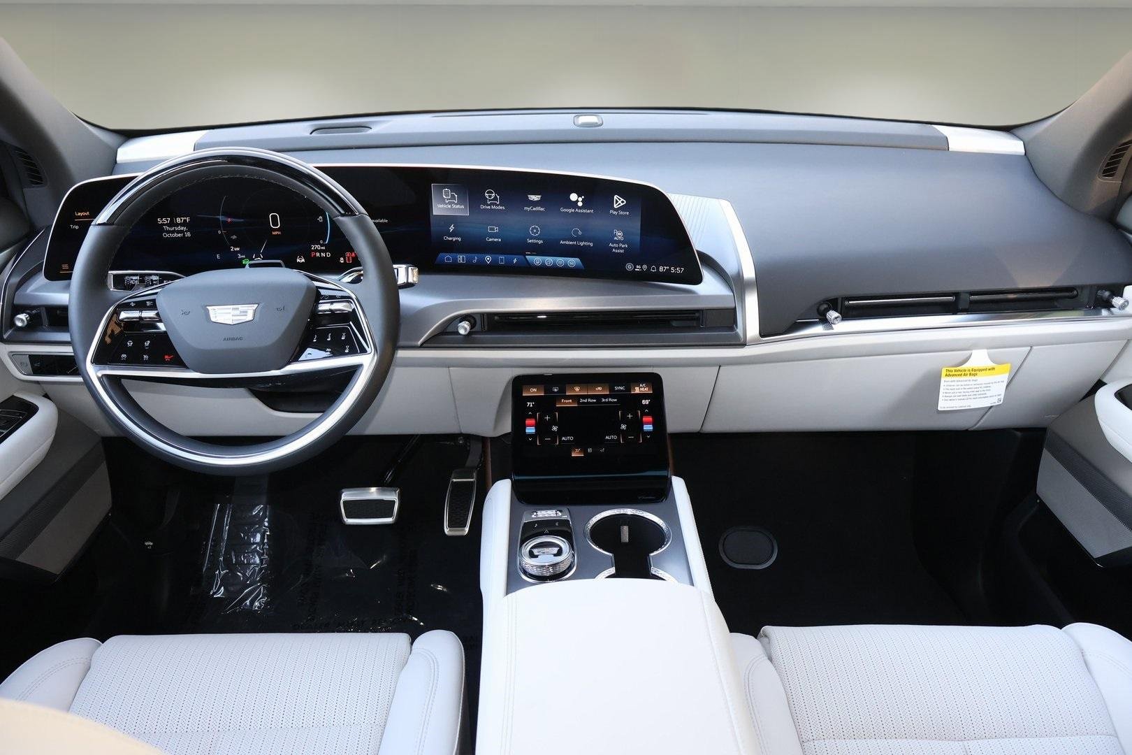 New 2026 Cadillac Vistiq Sport w/ LPO, Floor Liner Package image 15