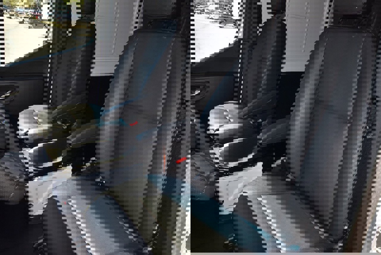 Used 2025 Mercedes-Benz Sprinter 2500 image 33