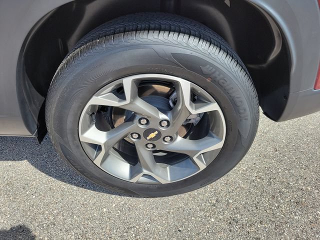 Used 2025 Chevrolet Trax LT FWD image 8