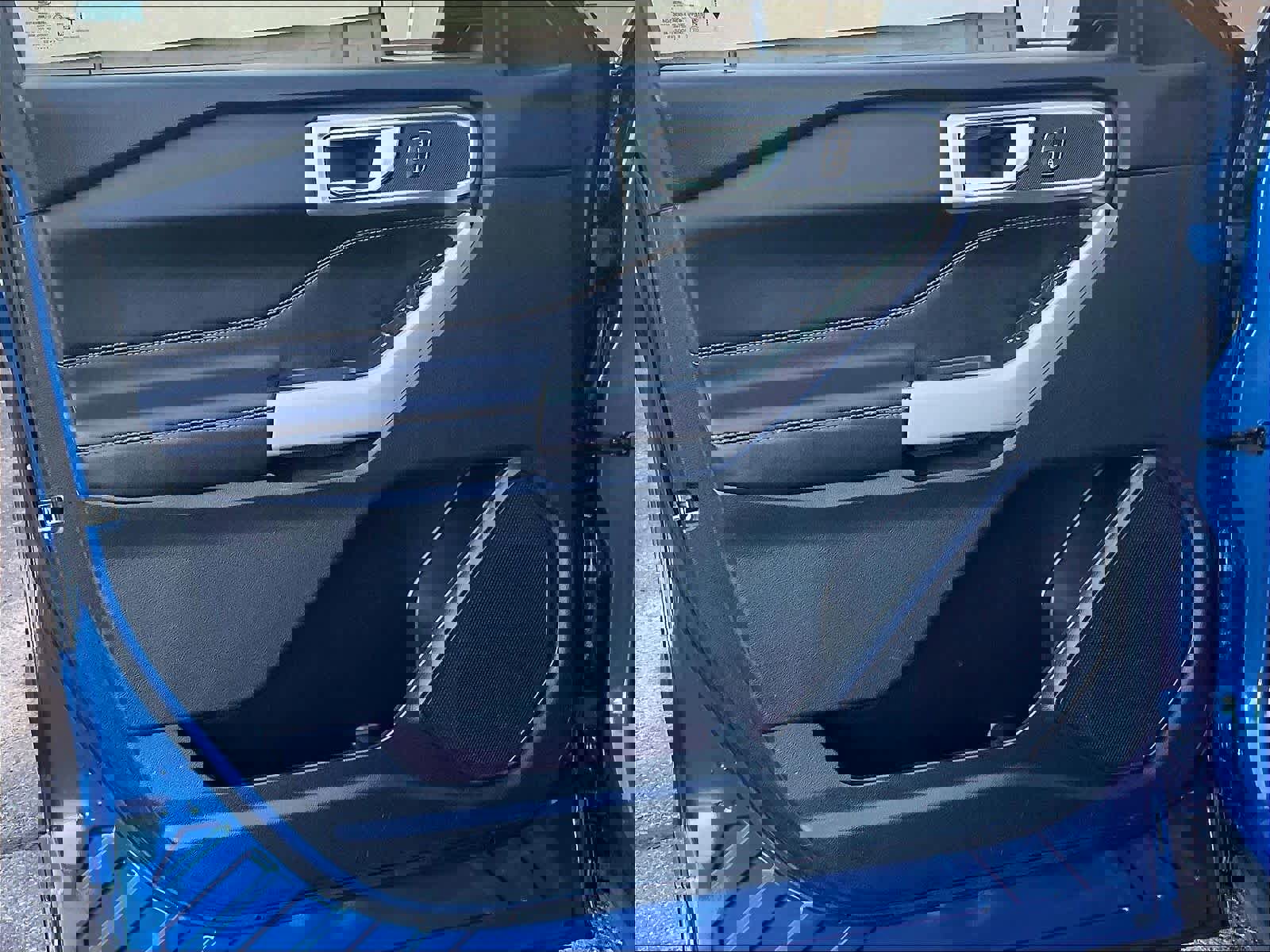 Used 2023 Ford Explorer XLT w/ Equipment Group 202A image 9