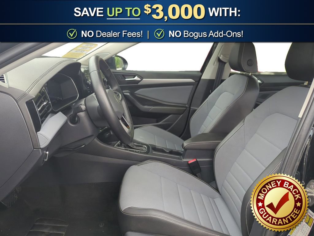 Used 2025 Volkswagen Jetta SE FWD image 14