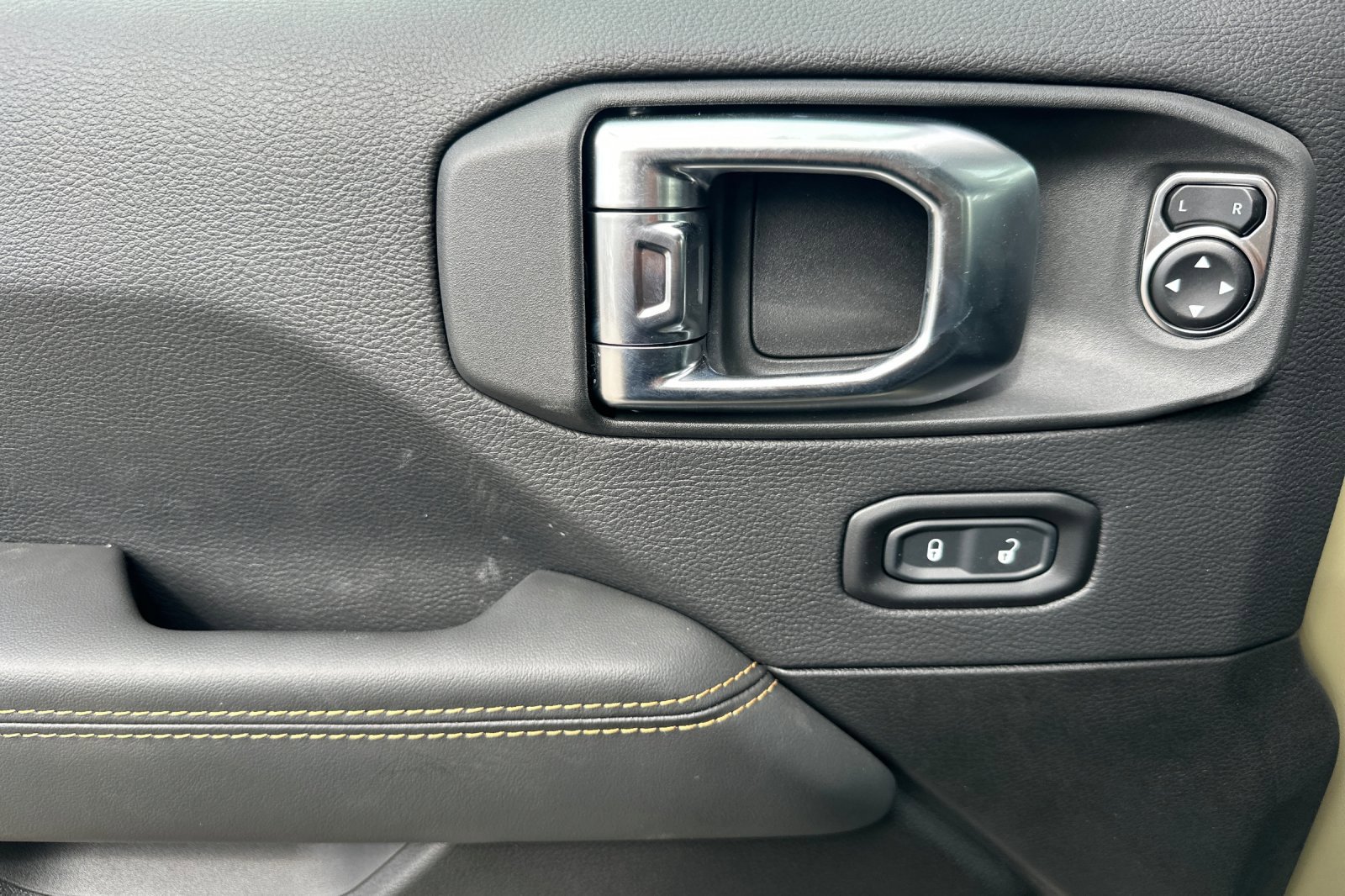 New 2025 Jeep Wrangler Unlimited Rubicon 392 image 10