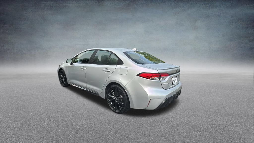 Used 2025 Toyota Corolla SE FWD image 5