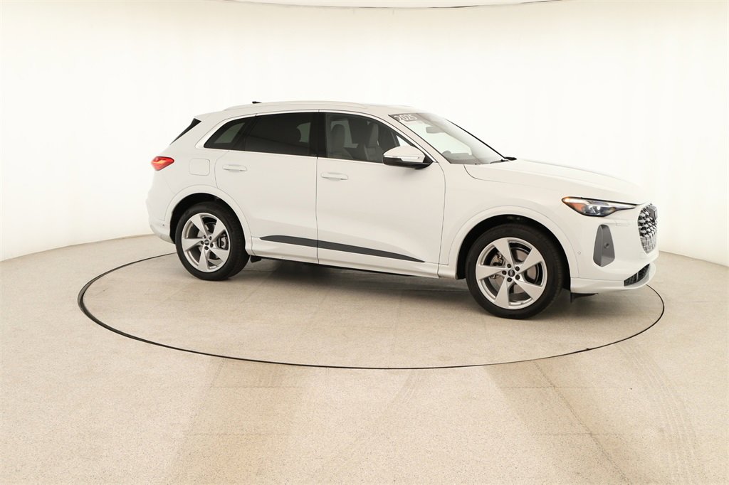 Certified 2025 Audi Q5 Prestige image 9