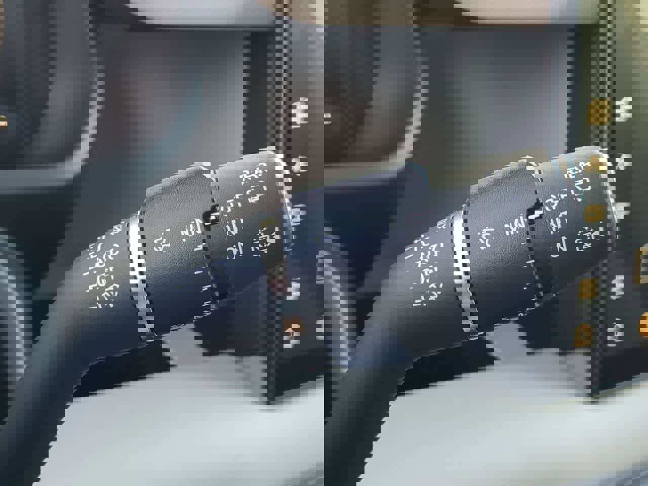 New 2024 Land Rover Defender 130 X-Dynamic SE image 26