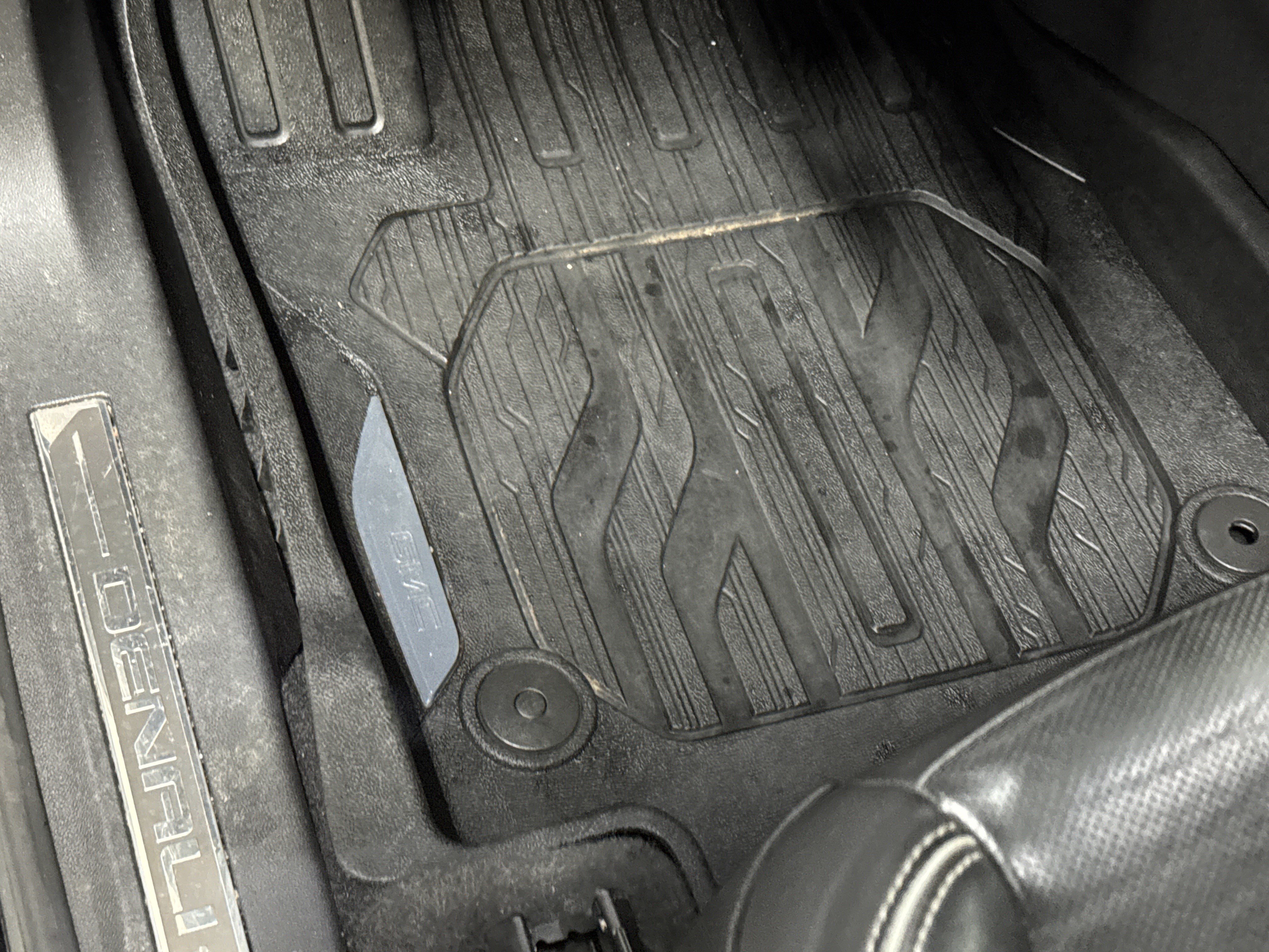 Used 2020 GMC Terrain Denali w/ Denali Premium Package image 17