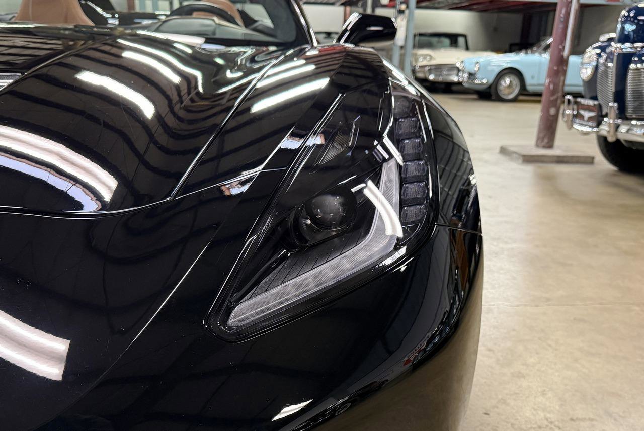 Used 2018 Chevrolet Corvette Stingray Convertible w/ 3LT Preferred Equipment Group image 23