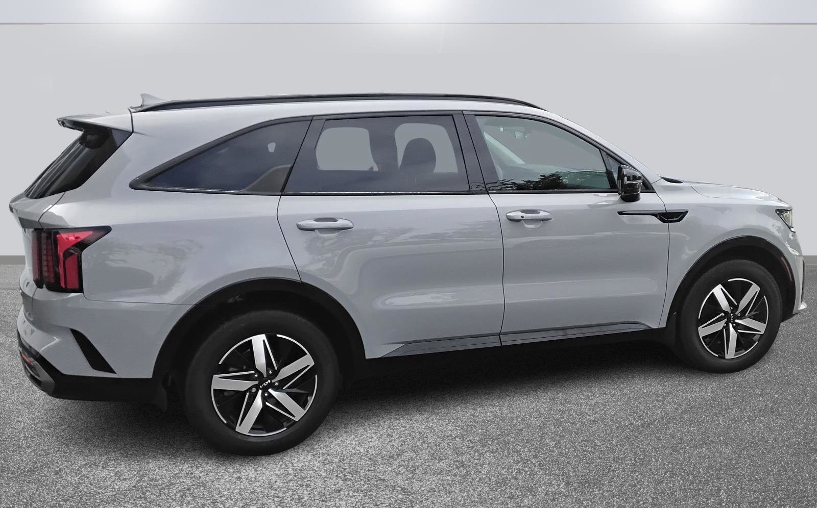 Used 2022 Kia Sorento EX w/ Panoramic Sunroof Package image 4