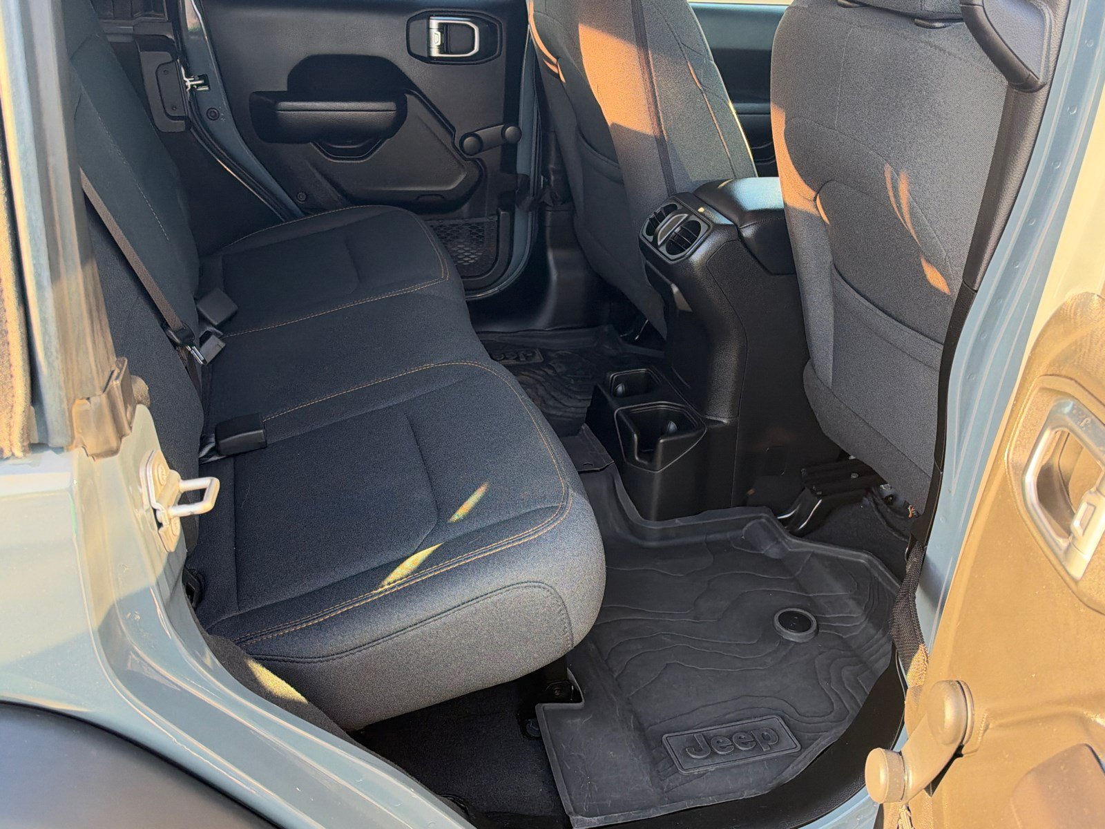 Used 2024 Jeep Wrangler Unlimited Sport AWD/4WD image 15