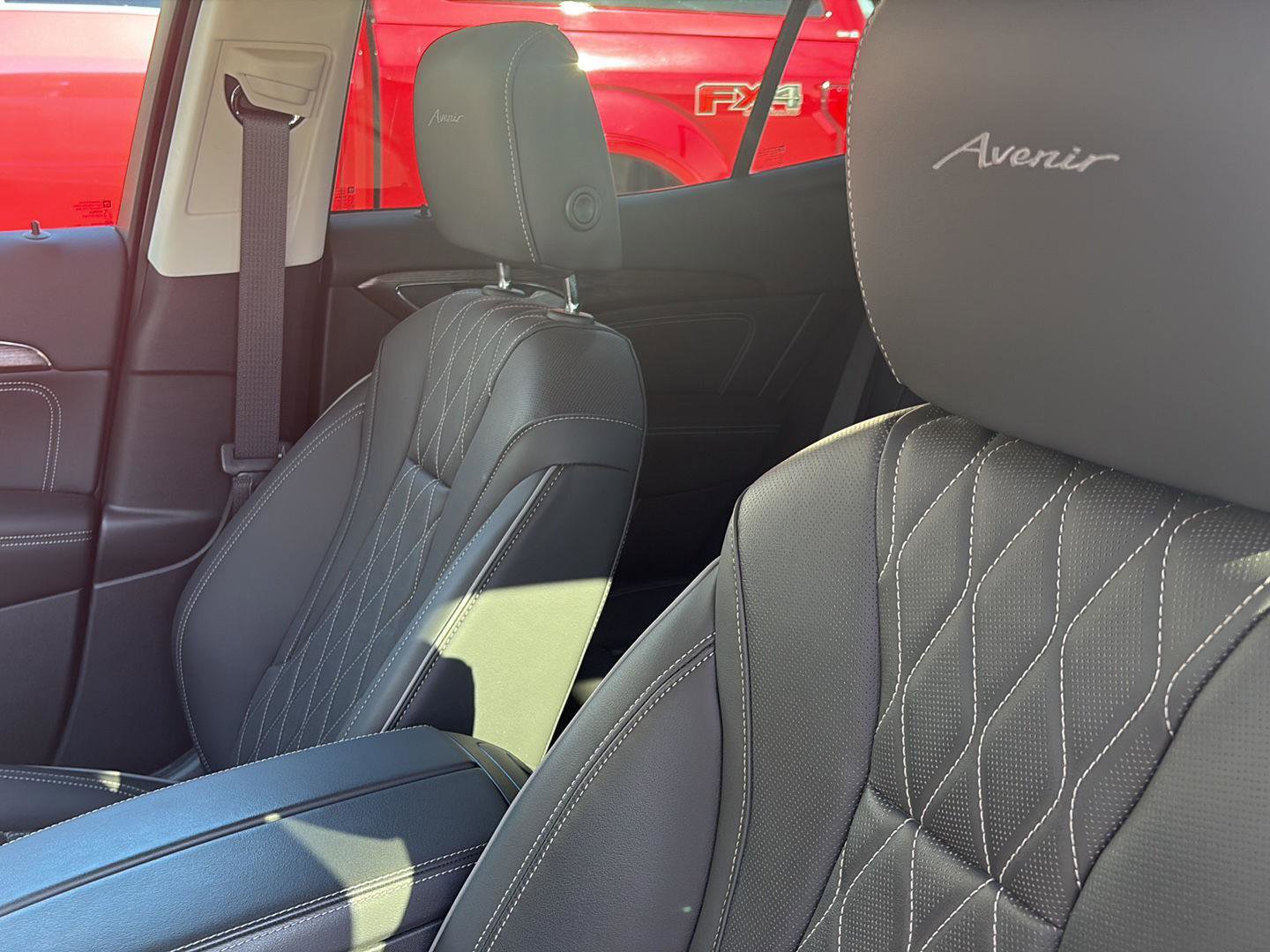 Used 2023 Buick Envision Avenir image 14