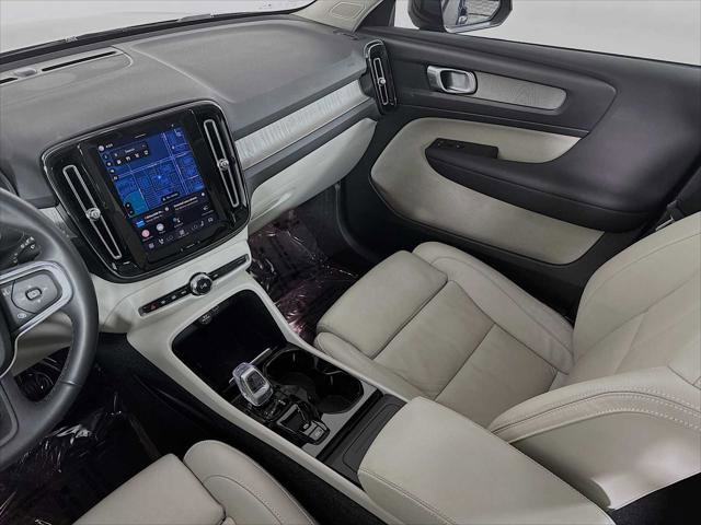 Used 2023 Volvo XC40 B5 Plus w/ Driver Assist Package AWD/4WD image 22