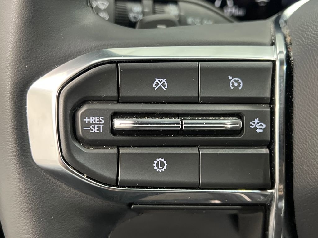 Used 2025 GMC Terrain Elevation image 38